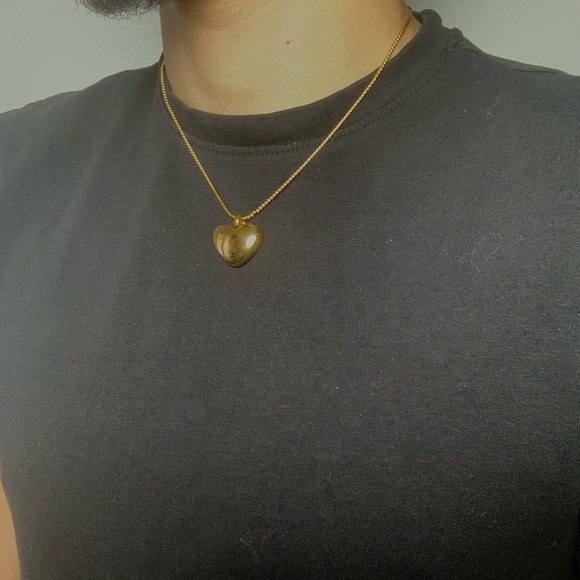 Vintage Gold Plated Heart Necklace - Picture 2 of 3